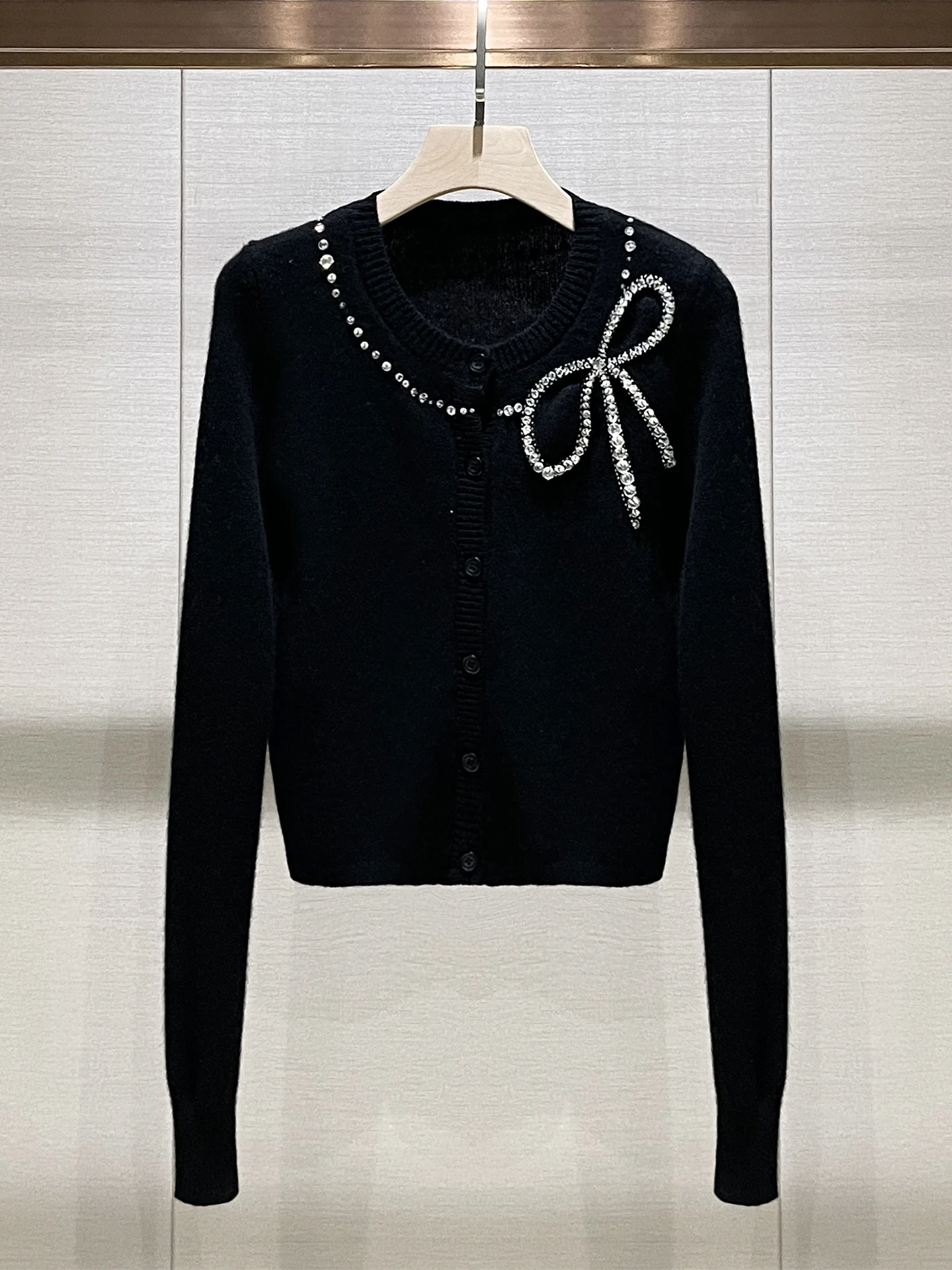 Ele Bla Knitted Cardigan with Knot And Single Button Diamond Embellied Women's Faion Commute Sle Slim Fit
Ele Bla Knitted Cardigan with Knot And Single Button Diamond Embellied Women's Faion Commute Sle Slim Fit