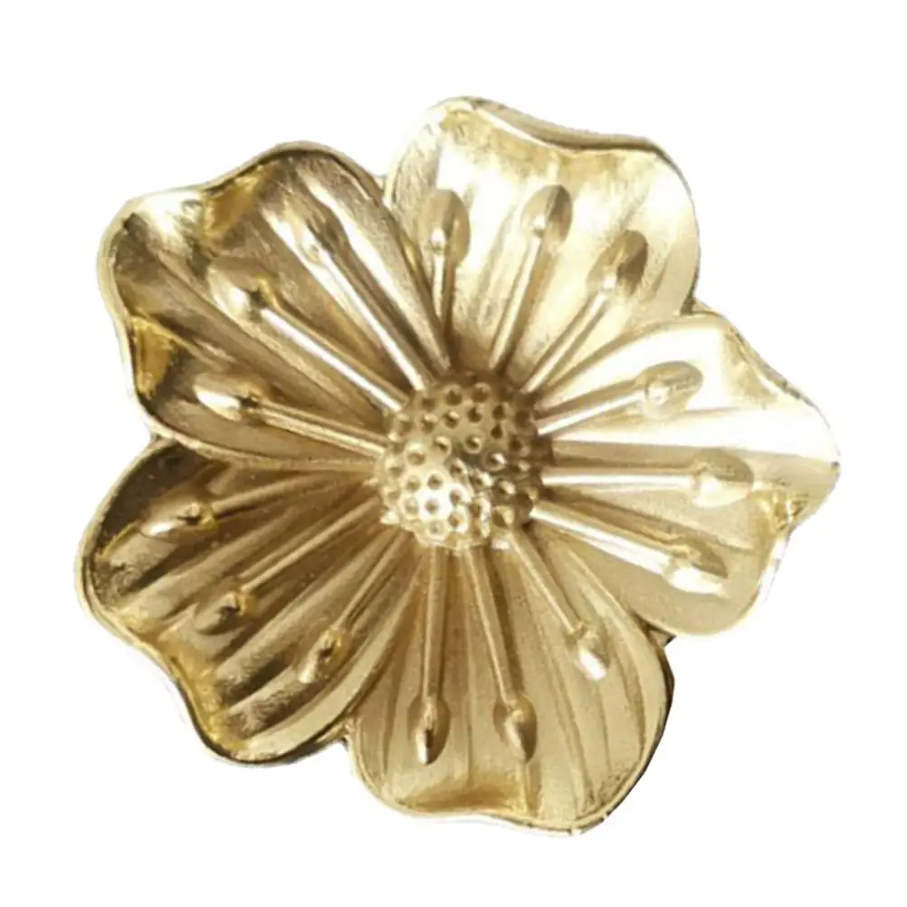 Brass Flower Handle Cabinet Knob Retro Drawer Pulls Single Hole Golden Wardrobe Door Handles Home Furniture Hardware
Brass Flower Handle Cabinet Knob Retro Drawer Pulls Single Hole Golden Wardrobe Door Handles Home Furniture Hardware
