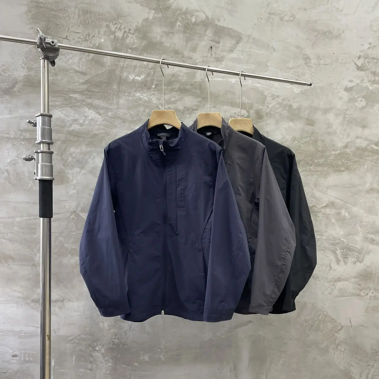 M7041 Outdoor Stand Collar Business Casual Men Coat 2025 New Function Technology Waterproof Mountain Jacket High Quality
M7041 Outdoor Stand Collar Business Casual Men Coat 2025 New Function Technology Waterproof Mountain Jacket High Quality