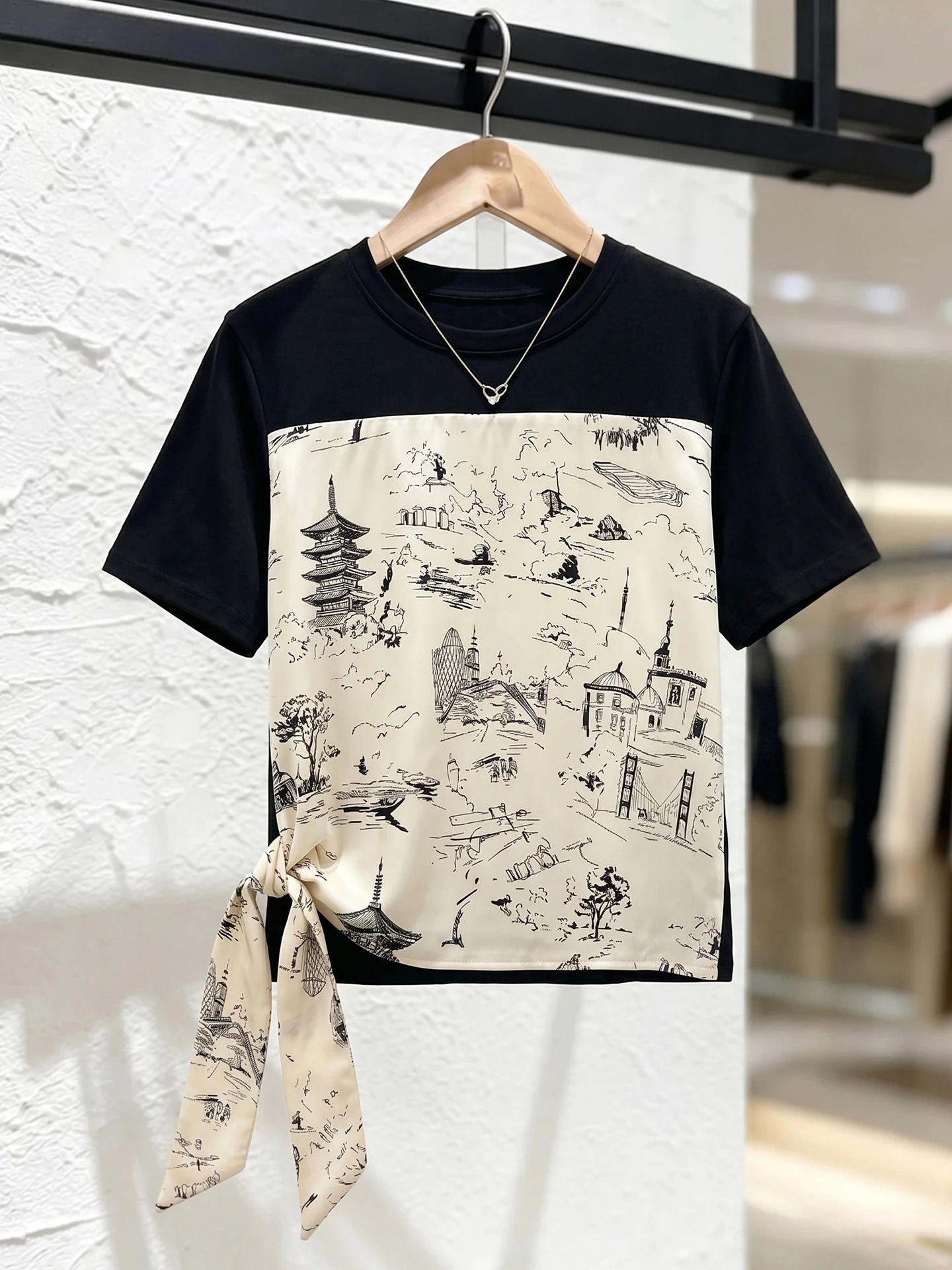 Summer Unique Color Block Design Short Sleeve T-Shirt with Belt Versatile Retro Stylish Top for Women Commute Korean Style
Summer Unique Color Block Design Short Sleeve T-Shirt with Belt Versatile Retro Stylish Top for Women Commute Korean Style