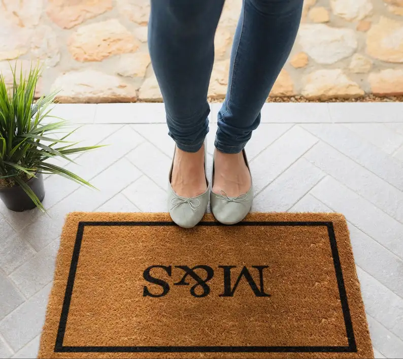 Custom Family Name Initial Coir Doormat Trendy Anti-slip Super Absorbent Welcome Mats Outdoor Indoor Kitchen Bathroom Cabin Mats
Custom Family Name Initial Coir Doormat Trendy Anti-slip Super Absorbent Welcome Mats Outdoor Indoor Kitchen Bathroom Cabin Mats