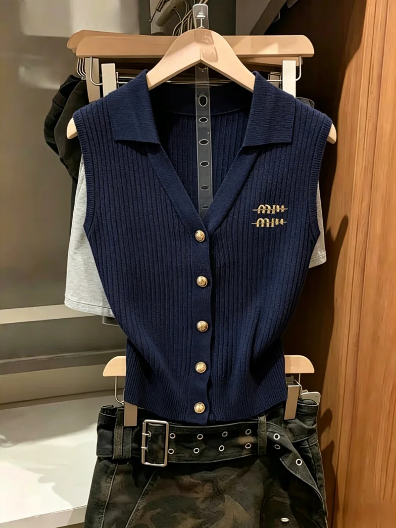 Knitted Vest Cardigan Women's Summer High-End Sleeveless Collar Top Self-Keeping Style Versatile Fashionable
Knitted Vest Cardigan Women's Summer High-End Sleeveless Collar Top Self-Keeping Style Versatile Fashionable
