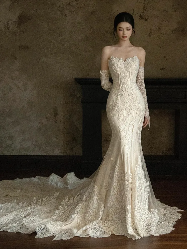 Fishtail strapless light new main fabric lace welcome and toast dress for going out
Fishtail strapless light new main fabric lace welcome and toast dress for going out