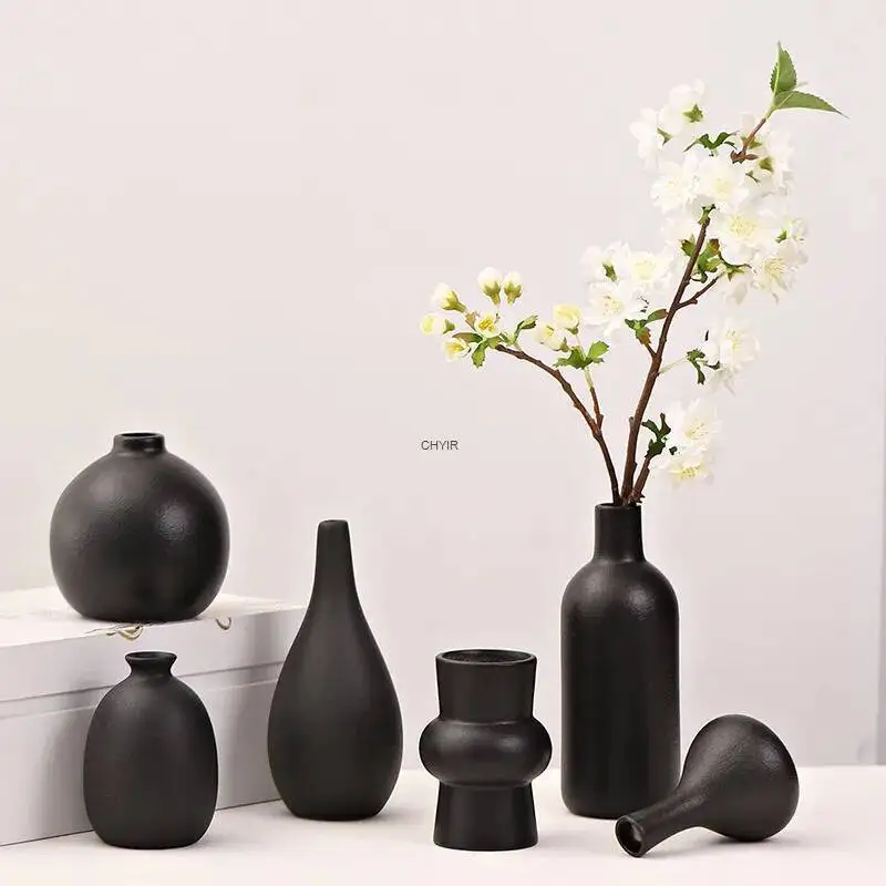 Black Ceramic Vase Ornament For Living Room Tabletop, Suitable For Flower Arrangements And Dried Flowers
Black Ceramic Vase Ornament For Living Room Tabletop, Suitable For Flower Arrangements And Dried Flowers