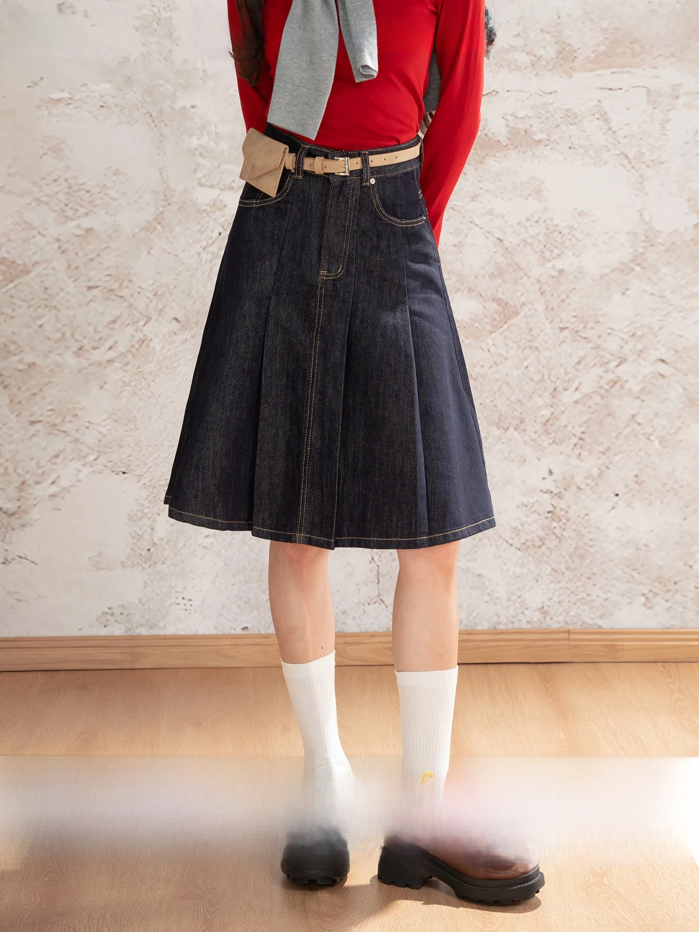 Loveheynew Vintage High Waist Pleated Denim Midi Skirt Women's Slimming Hip Covering A-Line Umbrella Skirt for Autumn
Loveheynew Vintage High Waist Pleated Denim Midi Skirt Women's Slimming Hip Covering A-Line Umbrella Skirt for Autumn