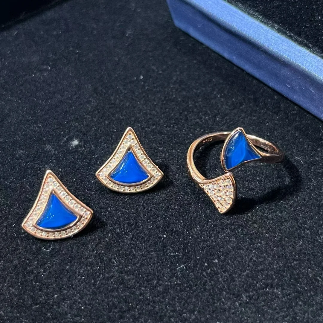 Сертифицированный комплект ювелирных изделий из натурального мексиканского синего янтаря из серебра 925 пробы, модное кольцо/серьги-гвоздики в форме веера, повседневная одежда, шикарные ювелирные изделия
Сертифицированный комплект ювелирных изделий из натурального мексиканского синего янтаря из серебра 925 пробы, модное кольцо/серьги-гвоздики в форме веера, повседневная одежда, шикарные ювелирные изделия