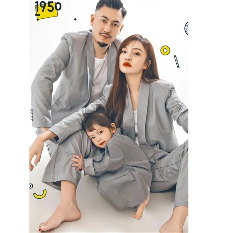 Gray Three-Piece Suit for Parent-Child Photography Studio Children's Photography Family Portrait Uniform Size Fits Three
Gray Three-Piece Suit for Parent-Child Photography Studio Children's Photography Family Portrait Uniform Size Fits Three