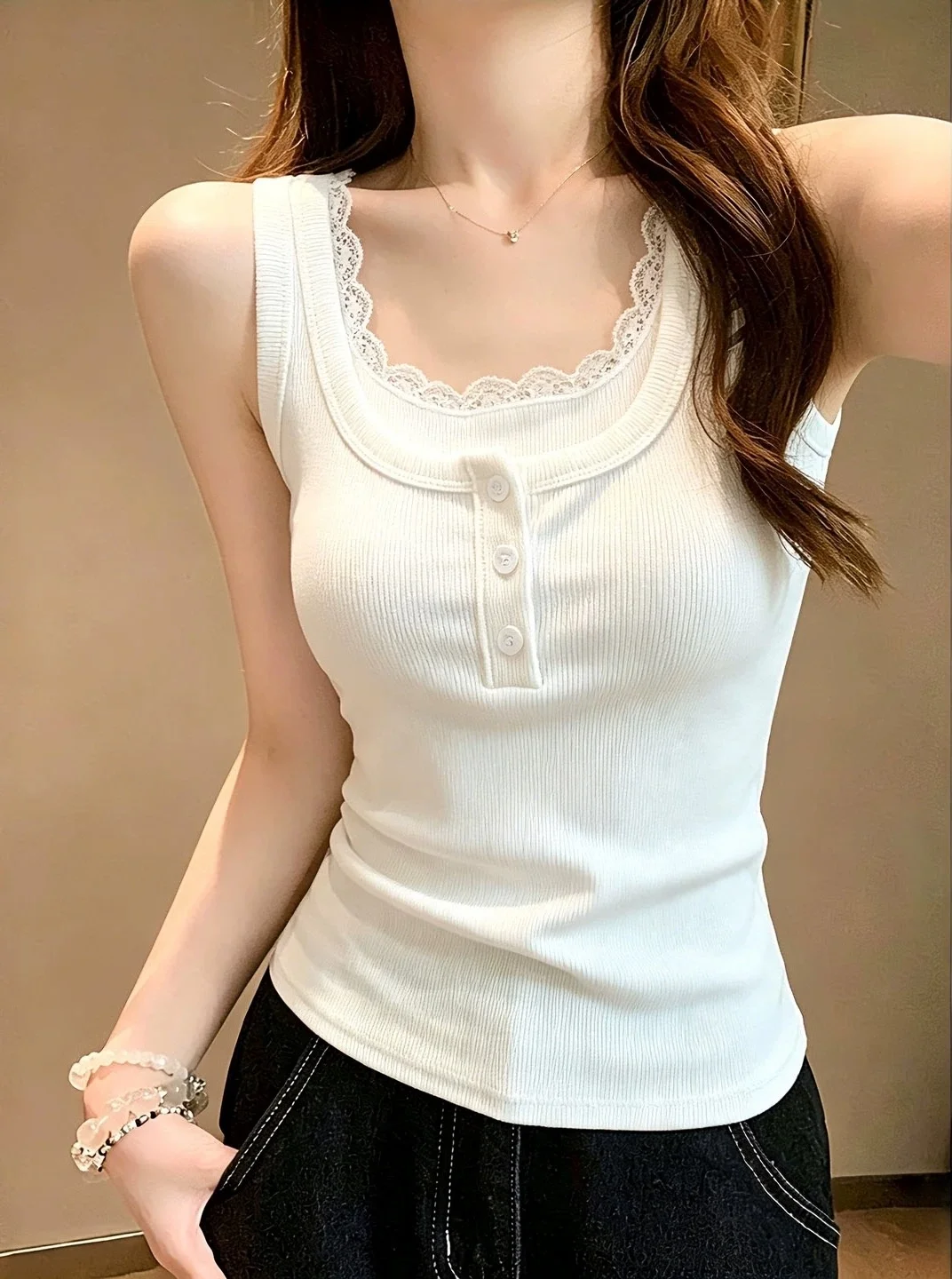 2026 New Lace Crop Top Women's Slim Fit Innerwear Outerwear Spring Summer Large Size Underwear Trendy Girl Base Layer Shirt
2026 New Lace Crop Top Women's Slim Fit Innerwear Outerwear Spring Summer Large Size Underwear Trendy Girl Base Layer Shirt