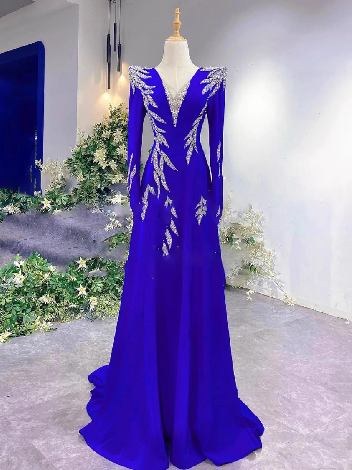 Элегантное синее вечернее платье для женщин: высококачественное, для сценических выступлений, вокала, народных песен, сольных исполнений, художественных экзаменов, ведущих, ежегодных встреч, докторских диссертационных защит
Элегантное синее вечернее платье для женщин: высококачественное, для сценических выступлений, вокала, народных песен, сольных исполнений, художественных экзаменов, ведущих, ежегодных встреч, докторских диссертационных защит