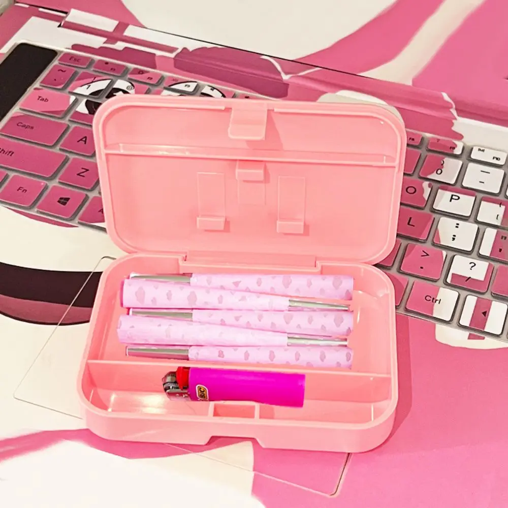 Многофункциональный портативный чехол для курения 110 мм * 75 мм, вмещает сигаретные конусы, рулонные бумаги, компактный ящик для хранения сухих трав «все в одном»
Многофункциональный портативный чехол для курения 110 мм * 75 мм, вмещает сигаретные конусы, рулонные бумаги, компактный ящик для хранения сухих трав «все в одном»