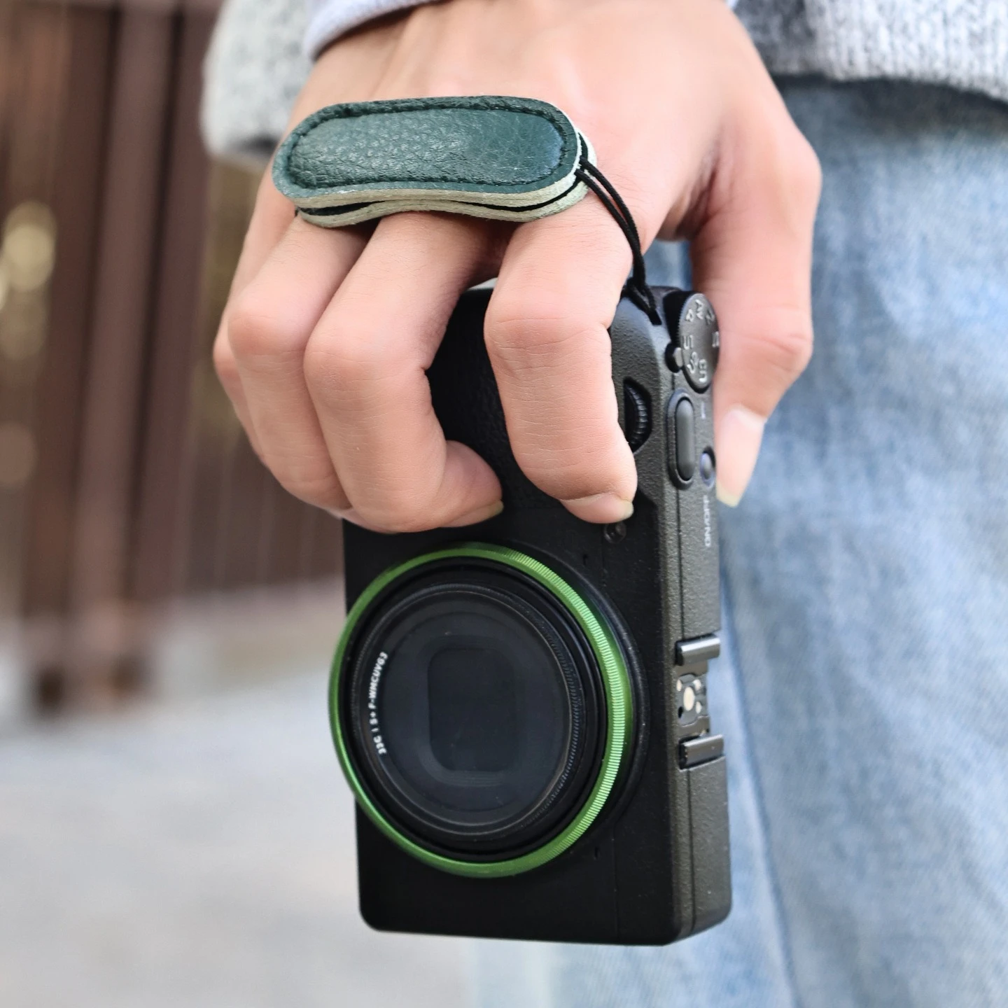 Genuine Leather Camera Hand Finger Wrist Strap For Ricoh GR GR2 gr3x gr4 mirrorless camera anti-loss finger ring
Genuine Leather Camera Hand Finger Wrist Strap For Ricoh GR GR2 gr3x gr4 mirrorless camera anti-loss finger ring