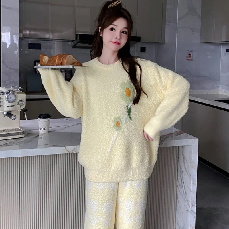 Модные женские пижамные комплекты из хлопка с пастельными полосками, рукавом три четверти, капри, дышащий комплект для сна, простой, повседневный, удобный, весенний
Модные женские пижамные комплекты из хлопка с пастельными полосками, рукавом три четверти, капри, дышащий комплект для сна, простой, повседневный, удобный, весенний