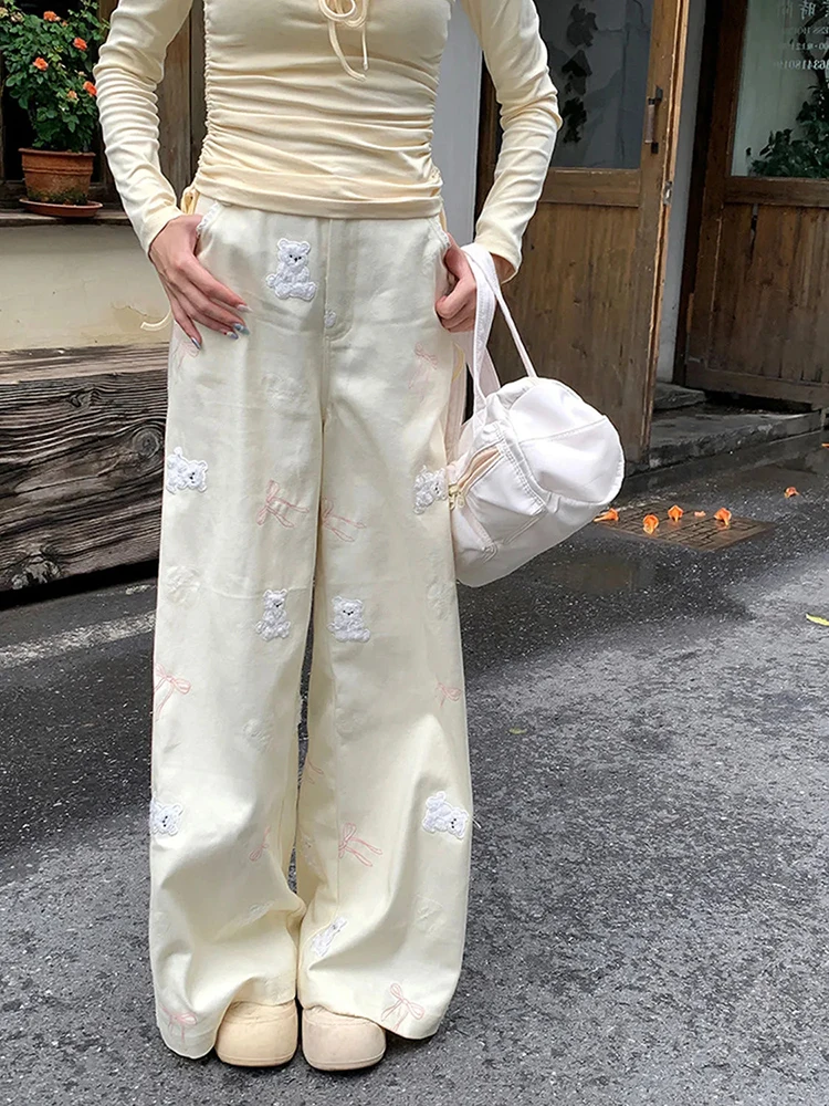 Sweet Bear Embroidery Jeans Women Y2K Harajuku Fashion Baggy Denim Pants Japanese Kawaii Design Spring New Straight Trousers
Sweet Bear Embroidery Jeans Women Y2K Harajuku Fashion Baggy Denim Pants Japanese Kawaii Design Spring New Straight Trousers