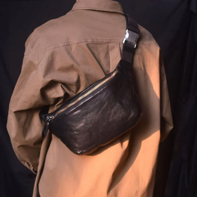 AETOO Men's crossbody leather chest bag Pleated design Zipper retro personality classic large capacity commuter casual outdoor
AETOO Men's crossbody leather chest bag Pleated design Zipper retro personality classic large capacity commuter casual outdoor