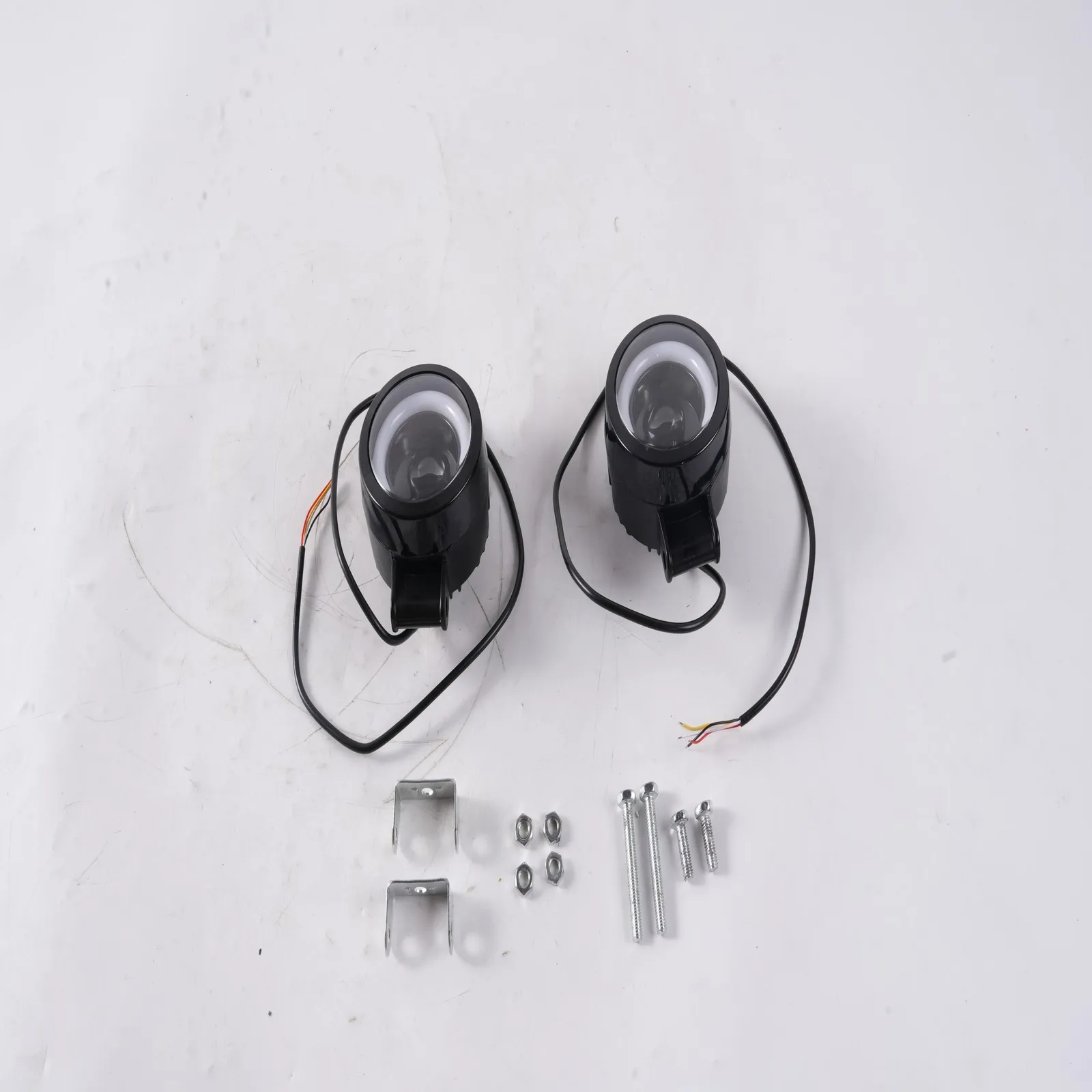 2 шт. 3-дюймовый 60 Вт светодиодный рабочий свет точечного света для автомобиля, мотоцикла, квадроцикла, внедорожника, грузовика, лодки, внедорожные аксессуары
2 шт. 3-дюймовый 60 Вт светодиодный рабочий свет точечного света для автомобиля, мотоцикла, квадроцикла, внедорожника, грузовика, лодки, внедорожные аксессуары