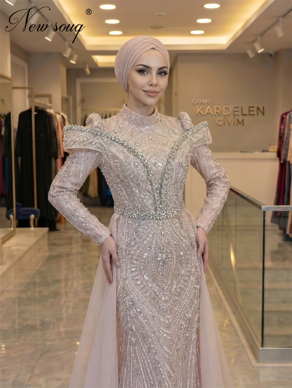 Muslim Pink Long Sleeves Evening Dresses Beaded Crystals Engagement Gowns Customized Party Gowns With Overskirt Vestidos De Cóct
Muslim Pink Long Sleeves Evening Dresses Beaded Crystals Engagement Gowns Customized Party Gowns With Overskirt Vestidos De Cóct