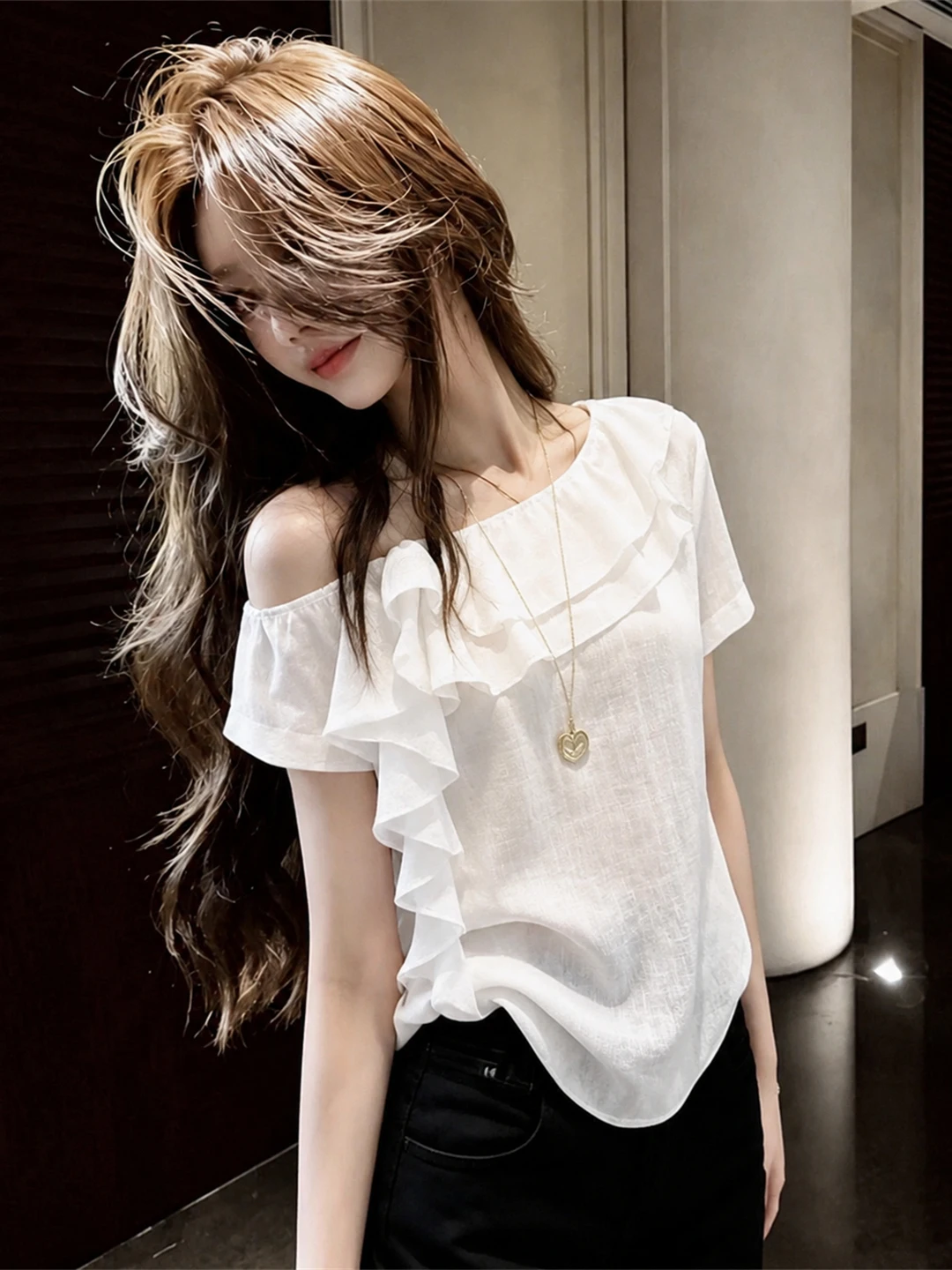 Elegant Shoulder Bared Short Sleeve Shirt New Design Summer Fashion Women's Top Commute Style Korean Version Straight Cut
Elegant Shoulder Bared Short Sleeve Shirt New Design Summer Fashion Women's Top Commute Style Korean Version Straight Cut