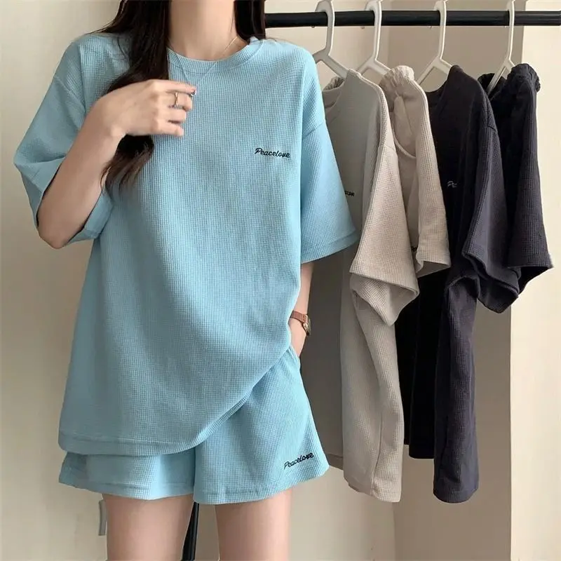 Women's Waffle Texture Matching Set Summer Short Sleeve Shorts Korean Inspired Casual Couple Outfit Relaxed Fit
Women's Waffle Texture Matching Set Summer Short Sleeve Shorts Korean Inspired Casual Couple Outfit Relaxed Fit