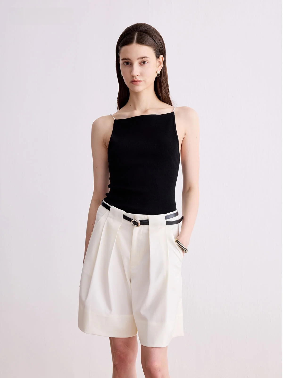 Luminous Handmade Pearl Shoulder Strap Vest Versatile U-Neckline Slim Fit Polyester Rayon Blend Women's Vest
Luminous Handmade Pearl Shoulder Strap Vest Versatile U-Neckline Slim Fit Polyester Rayon Blend Women's Vest