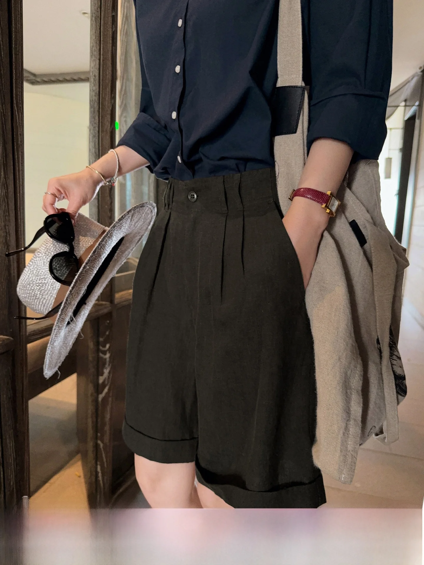 Liberlin Sisy Women's Linen Shorts Summer 2026 New Heavyweight Washed A-Line Loose Slimming Casual Pants Natural Waist
Liberlin Sisy Women's Linen Shorts Summer 2026 New Heavyweight Washed A-Line Loose Slimming Casual Pants Natural Waist