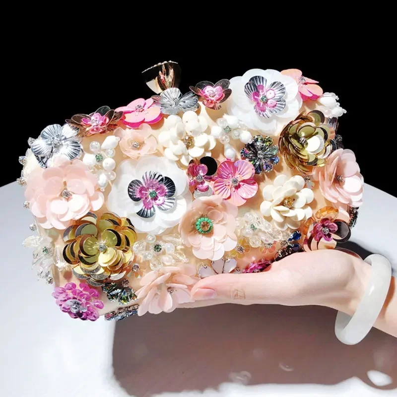 Sweet Floral Clutch Bags Women Luxury Wedding Party 3D Flower Appliques Evening Bag Luxury Beading Purses Fairy Bride Handbag
Sweet Floral Clutch Bags Women Luxury Wedding Party 3D Flower Appliques Evening Bag Luxury Beading Purses Fairy Bride Handbag