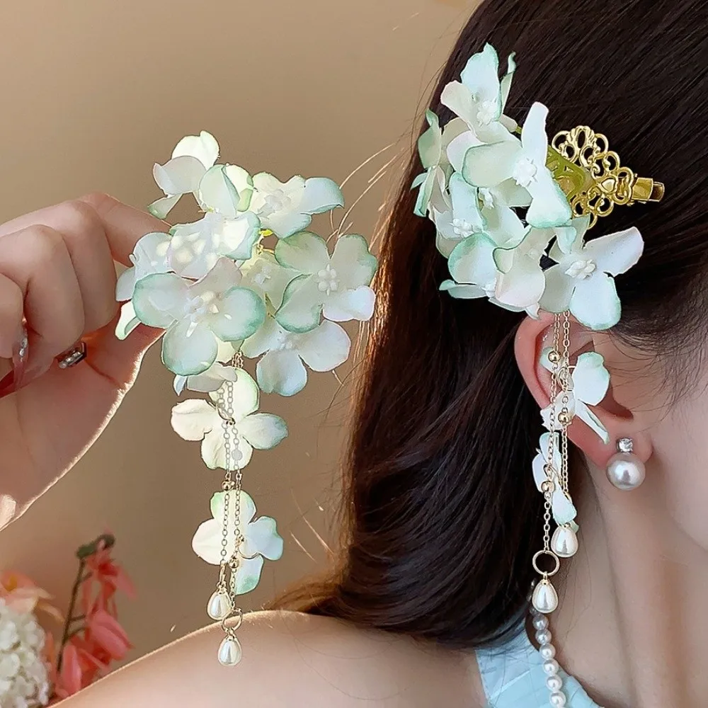 Imitation Pearl Flower Hairpin Tassel Solid Color Hanfu Hair Accessories Headpieces Fabric Chinese Style Hair Clip
Imitation Pearl Flower Hairpin Tassel Solid Color Hanfu Hair Accessories Headpieces Fabric Chinese Style Hair Clip