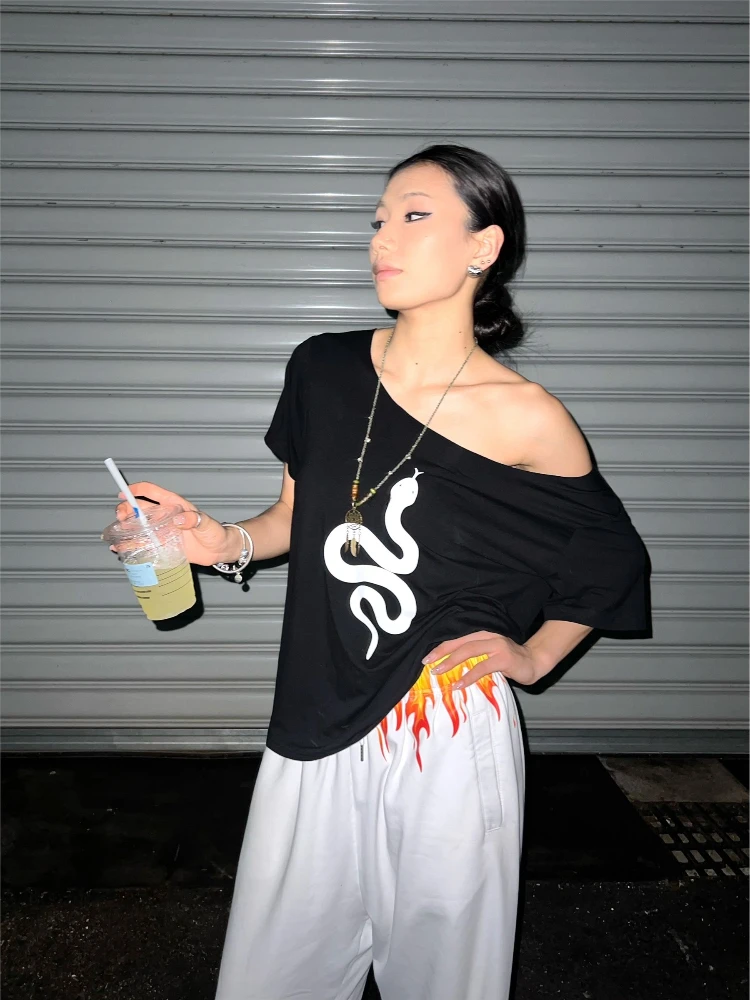 HOUZHOU Vintage Sexy T-shirts Women Off Shoulder Harajuku Y2k Grunge Tees Oversized Streetwear Short Sleeve T-shirts Aesthetic
HOUZHOU Vintage Sexy T-shirts Women Off Shoulder Harajuku Y2k Grunge Tees Oversized Streetwear Short Sleeve T-shirts Aesthetic