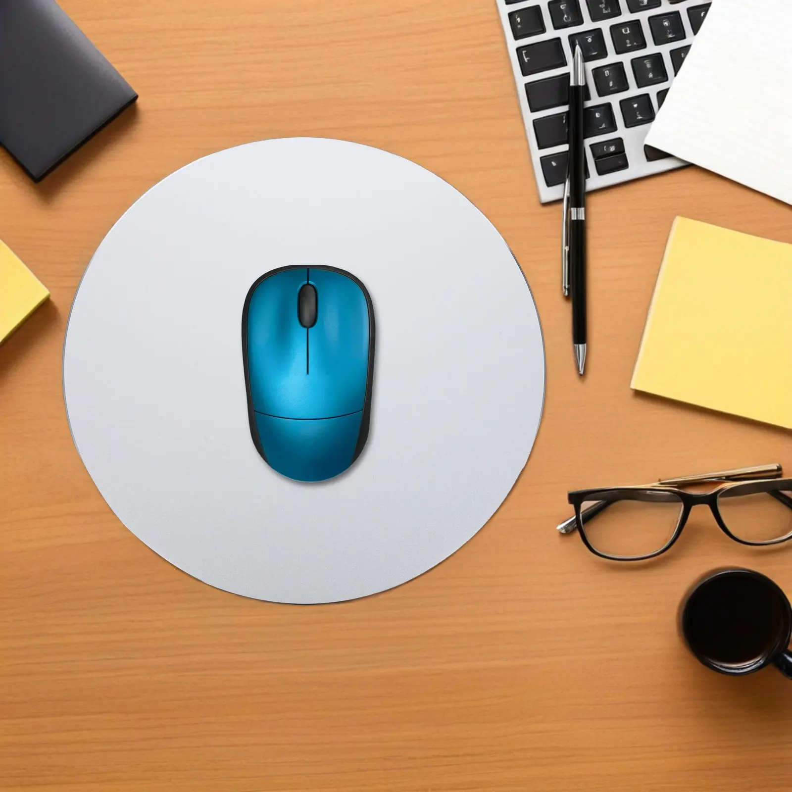 Aluminum Alloy Hard Mouse Pad Double-Sided Waterproof Smooth Surface for Fast Accurate Control Gaming Office Desk Bed Use Silver
Aluminum Alloy Hard Mouse Pad Double-Sided Waterproof Smooth Surface for Fast Accurate Control Gaming Office Desk Bed Use Silver