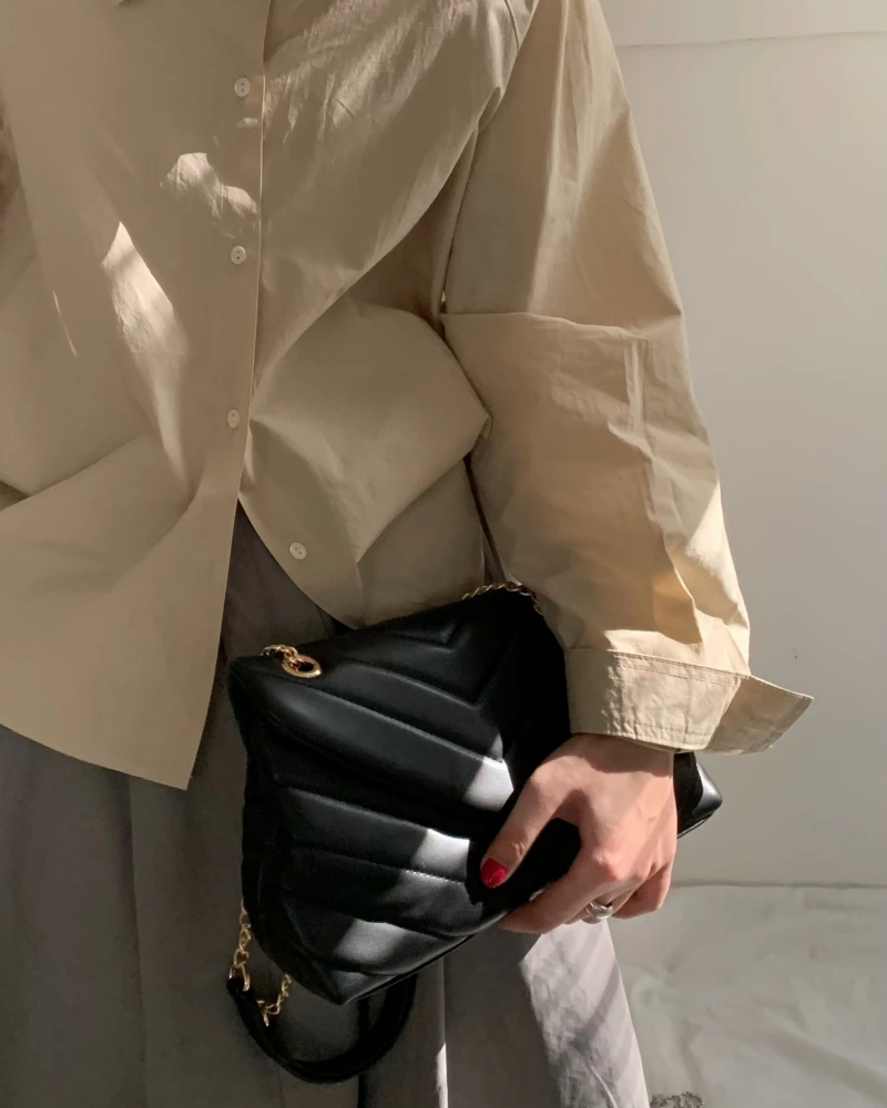 2024 New Faion Tote Bag Women's Commuter Underarm Bag Versatile Large Capaci Chain Single oulder Bag Briti Sle Dail...
2024 New Faion Tote Bag Women's Commuter Underarm Bag Versatile Large Capaci Chain Single oulder Bag Briti Sle Dail...