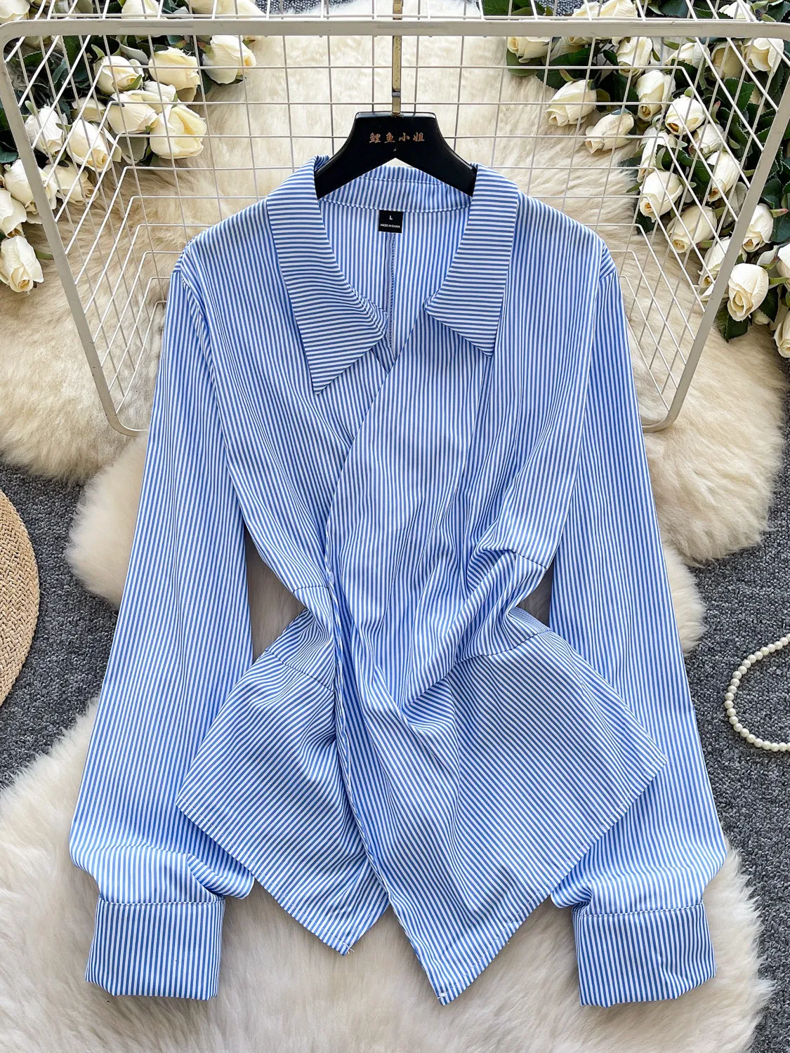 Женские синие полосатые рубашки-блузки в винтажном стиле 2000-х годов, элегантные рубашки поло с длинным рукавом в стиле Y2K для женщин, модная одежда Весна 2026
Женские синие полосатые рубашки-блузки в винтажном стиле 2000-х годов, элегантные рубашки поло с длинным рукавом в стиле Y2K для женщин, модная одежда Весна 2026