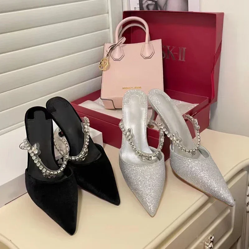 Spring and Summer of 2025 New Temperament with A Rhinestone High -heeled Shoe Female Pointed Fine Heel Half Slippers
Spring and Summer of 2025 New Temperament with A Rhinestone High -heeled Shoe Female Pointed Fine Heel Half Slippers