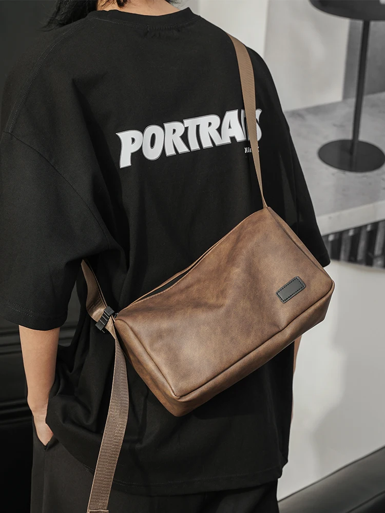 Trendy Retro Crossbody Bag Casual Horizontal Single Shoulder Men's Bag Fashionable Korean Style Backpack Soft PU Leather
Trendy Retro Crossbody Bag Casual Horizontal Single Shoulder Men's Bag Fashionable Korean Style Backpack Soft PU Leather