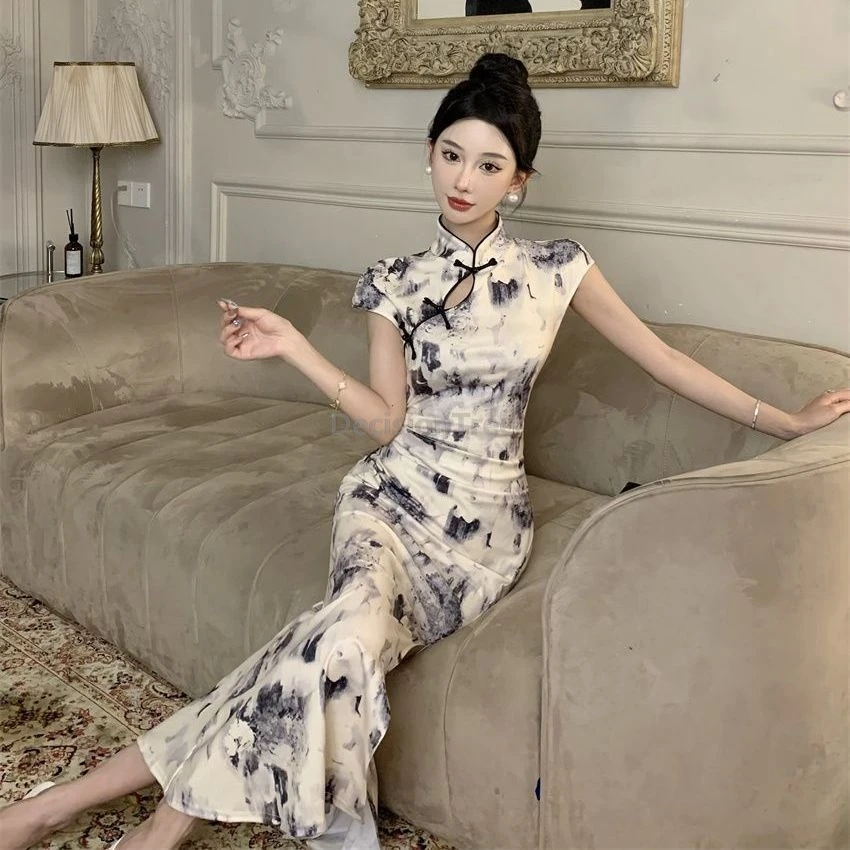 Summer New Chinese-Style Retro National Elegant Women Print Slim Fit Split Daily Qipao Dress Sexy Sleeveless Long Cheongsam
Summer New Chinese-Style Retro National Elegant Women Print Slim Fit Split Daily Qipao Dress Sexy Sleeveless Long Cheongsam