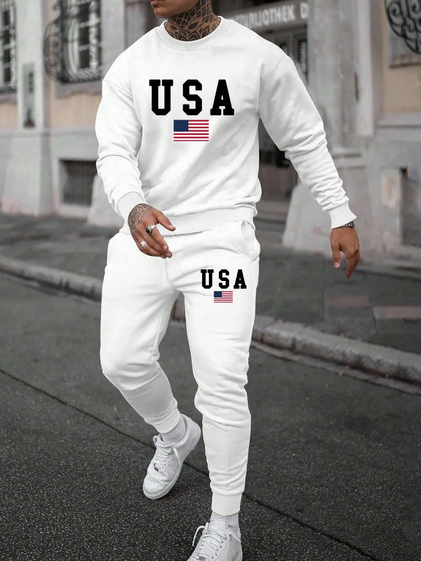 Men's autumn and winter fashionable casual American flag pattern print loose and thick round neck sweatshirt+sports pants set
Men's autumn and winter fashionable casual American flag pattern print loose and thick round neck sweatshirt+sports pants set