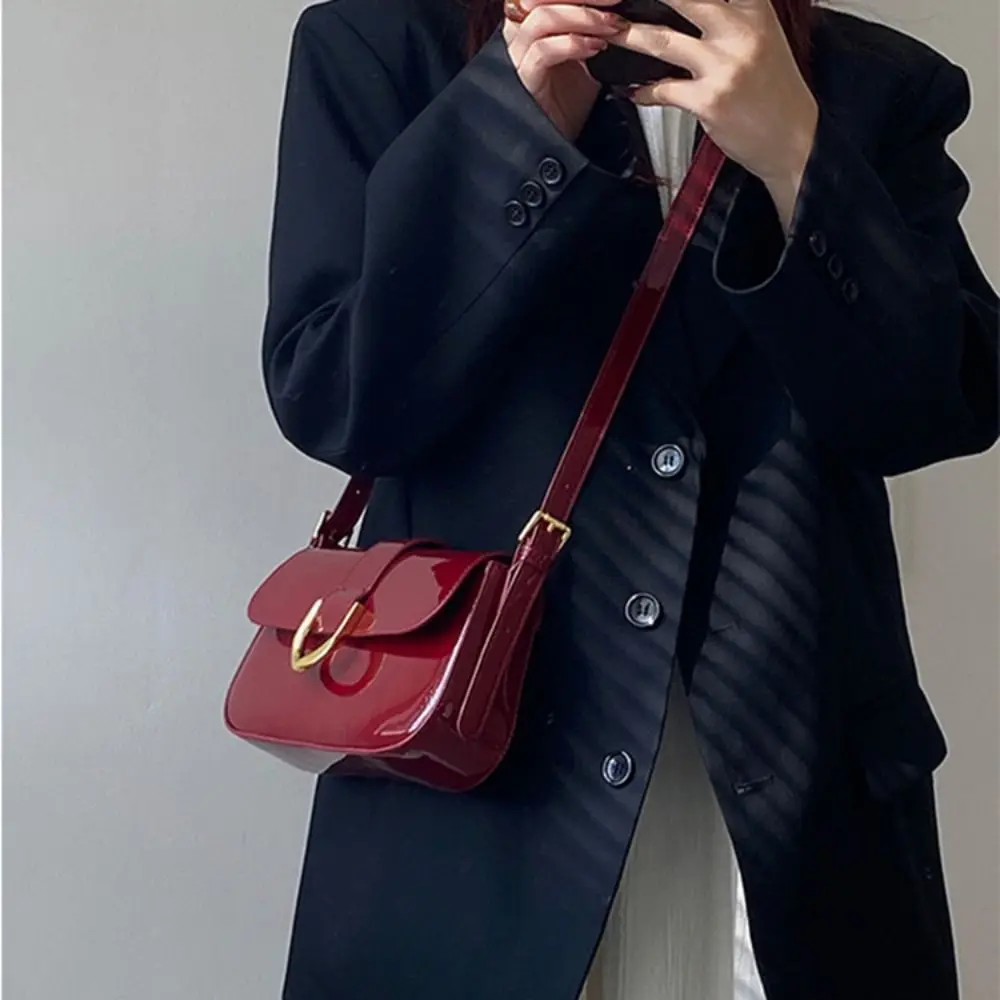 Y2K Style PU Leather Small Shoulder Bag Soild Color with Zipper Closure Casual Crossbody Bag Horseshoe Buckle Women Clutch Purse
Y2K Style PU Leather Small Shoulder Bag Soild Color with Zipper Closure Casual Crossbody Bag Horseshoe Buckle Women Clutch Purse