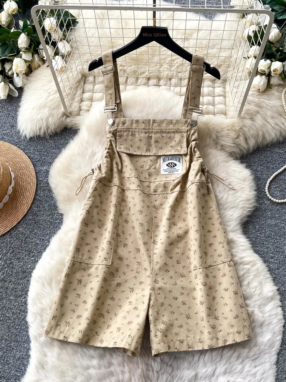 Floral Denim Commuter Style Short Pants Women Summer High Waist Slimming Loose Strap Onesie Anti-Aging Straight Leg Jeans
Floral Denim Commuter Style Short Pants Women Summer High Waist Slimming Loose Strap Onesie Anti-Aging Straight Leg Jeans
