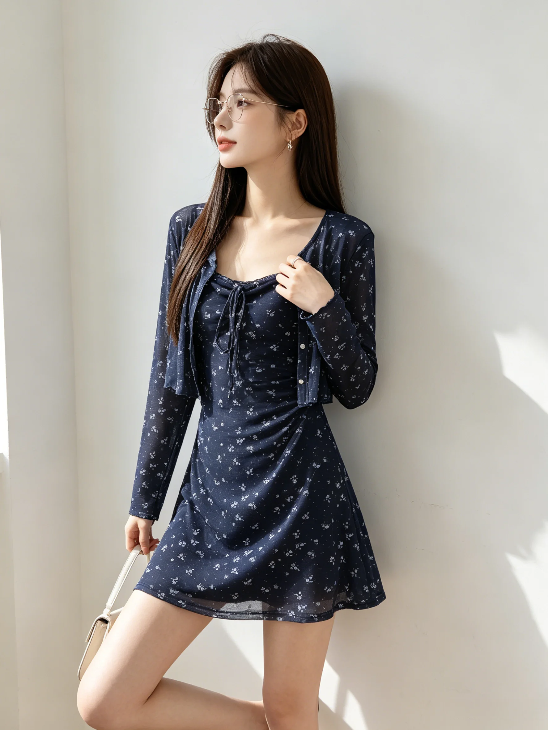 Elegant Korean Style Floral Print Two-Piece Set Long Sleeve Open Cardigan Waist-Cinched Strap Dress Summer Casual Wear
Elegant Korean Style Floral Print Two-Piece Set Long Sleeve Open Cardigan Waist-Cinched Strap Dress Summer Casual Wear