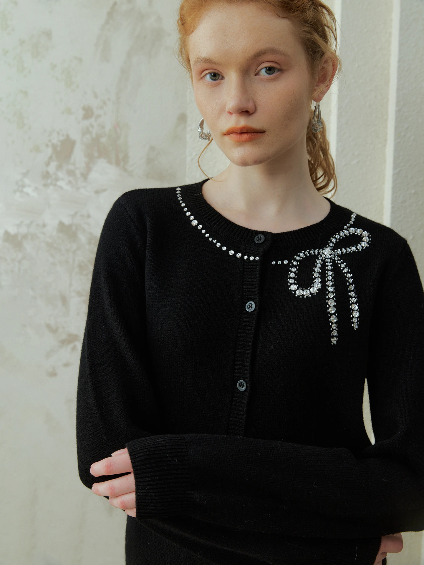 Auzhou Heavyweight Handmade Knitted Woolen Cardigan Women's Autumn Winter Knot Sweater Jaet Four Colors Available
Auzhou Heavyweight Handmade Knitted Woolen Cardigan Women's Autumn Winter Knot Sweater Jaet Four Colors Available