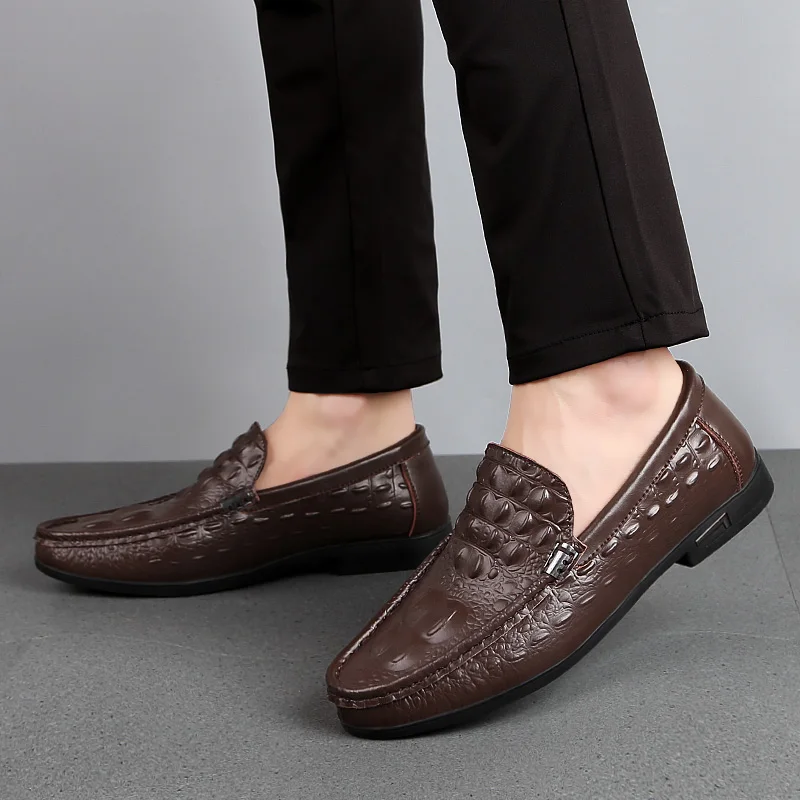 New loafers men's shoes outdoor lazy one-pedal men's daily casual fashion soft leather shoes driving shoes
New loafers men's shoes outdoor lazy one-pedal men's daily casual fashion soft leather shoes driving shoes