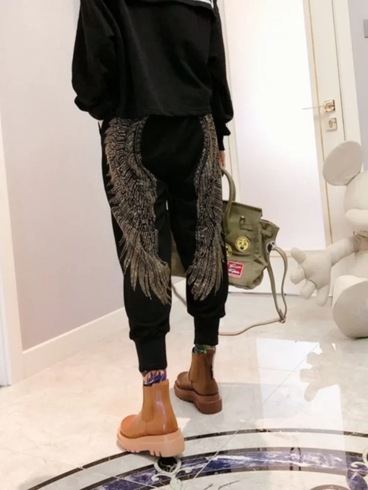Autumn and Winter Women's Knitted Harem Pants Loose Casual Trendy Long Pants with Heavy Embroidery and Crystal Wings Harem Pants
Autumn and Winter Women's Knitted Harem Pants Loose Casual Trendy Long Pants with Heavy Embroidery and Crystal Wings Harem Pants