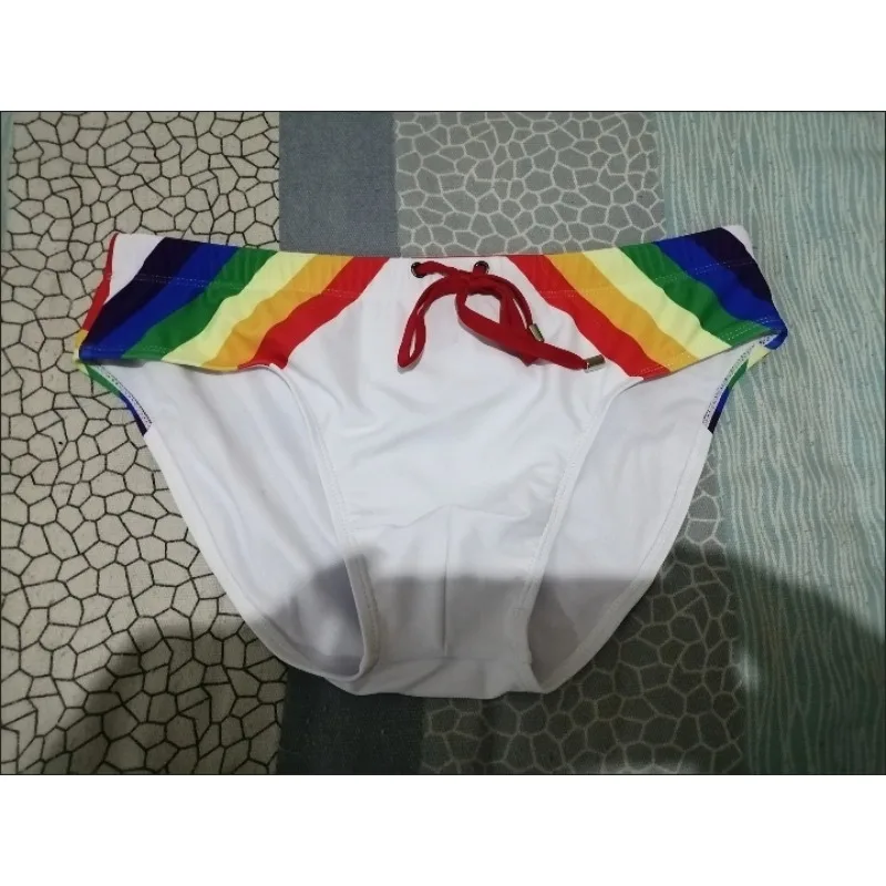 Новые оптовые спортивные плавки-треугольники Rainbow Sports для мужчин, с подкладкой, облегающие, быстросохнущие, модель 369-1
Новые оптовые спортивные плавки-треугольники Rainbow Sports для мужчин, с подкладкой, облегающие, быстросохнущие, модель 369-1