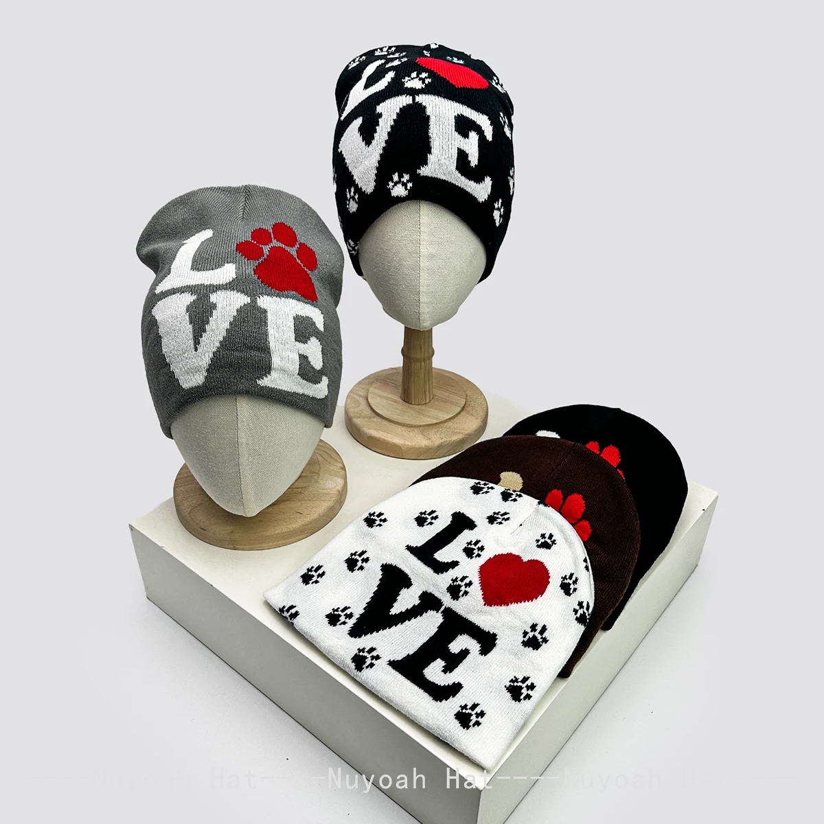 New Women Cute Jacquard Love Letters Cat's Paw Knitted Hats Warm Color Block Fashion Personal Beanies Hip Hop Versatile American
New Women Cute Jacquard Love Letters Cat's Paw Knitted Hats Warm Color Block Fashion Personal Beanies Hip Hop Versatile American