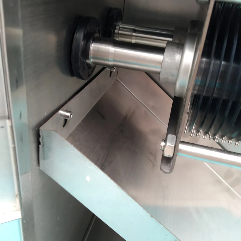 300kg/H Meat Shredding Machine Stainless Steel Meat Slicer Diced Shredded Machine Chicken Fillet Commercial
300kg/H Meat Shredding Machine Stainless Steel Meat Slicer Diced Shredded Machine Chicken Fillet Commercial