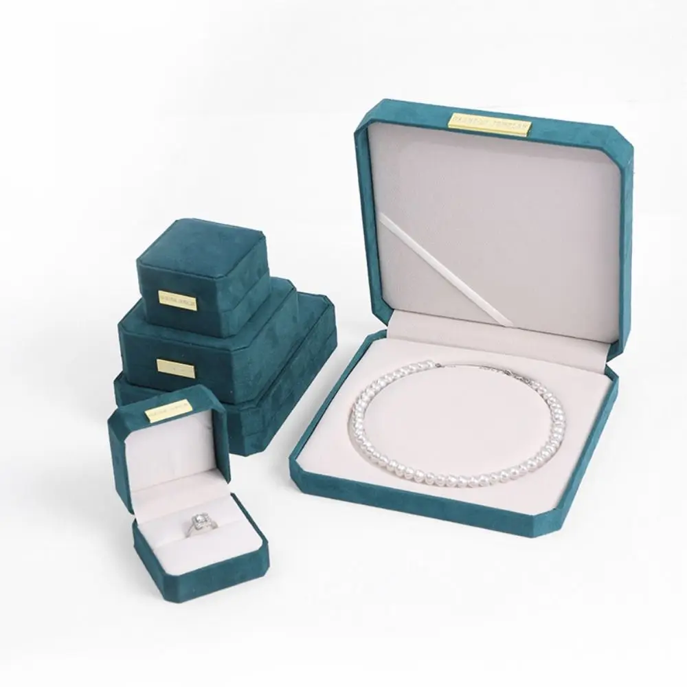 Portable Emerald Velvet Jewelry Boxes Luxury Octagonal Jewelry Storage Case Bracelet Necklace Dustproof Ring Bearer Box for Home
Portable Emerald Velvet Jewelry Boxes Luxury Octagonal Jewelry Storage Case Bracelet Necklace Dustproof Ring Bearer Box for Home