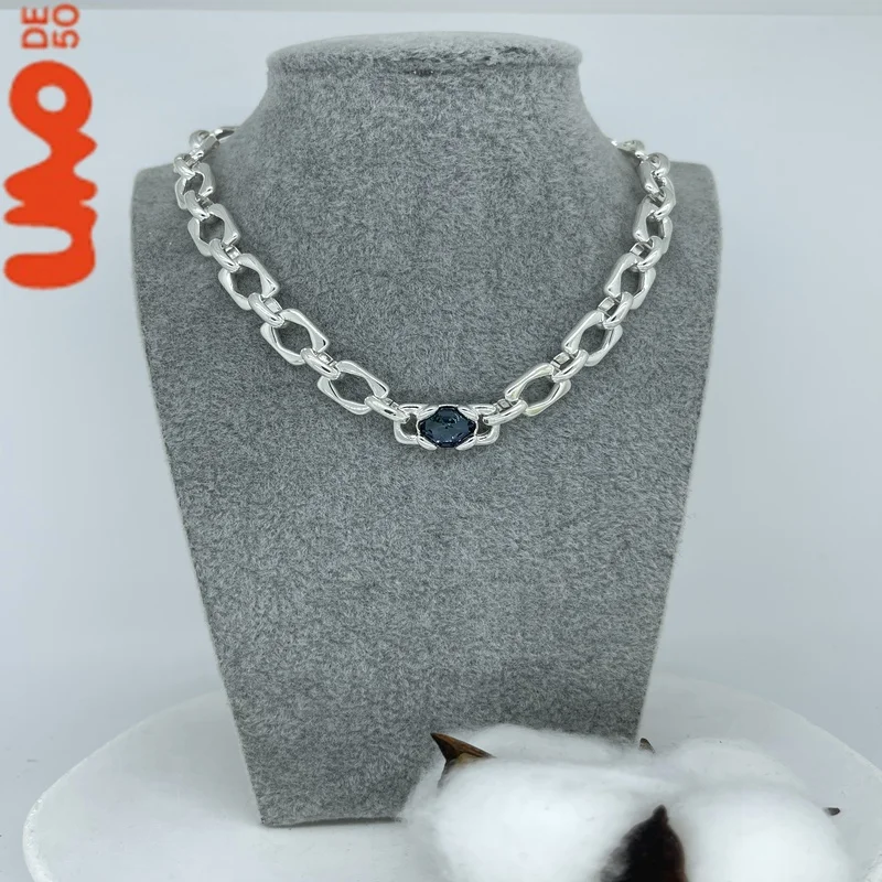 2025 Best Selling Exquisite High Quality UNO DE 50 Fashion Classic 925 Necklace Jewelry Daily Collocation Holiday Romantic Gifts
2025 Best Selling Exquisite High Quality UNO DE 50 Fashion Classic 925 Necklace Jewelry Daily Collocation Holiday Romantic Gifts