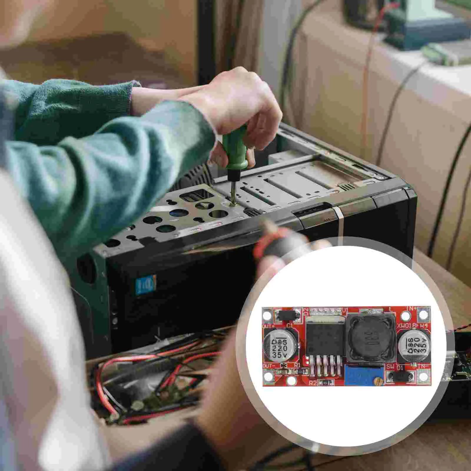 LM2577S DC-DC Adjustable Step-up Power Supply Module Step up power supply module DC DC booster module
LM2577S DC-DC Adjustable Step-up Power Supply Module Step up power supply module DC DC booster module