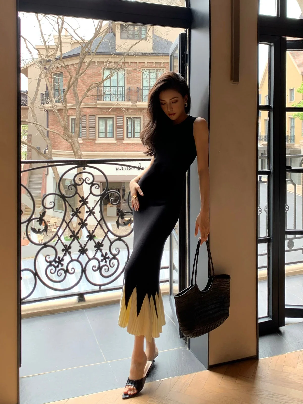 Summer Shoulder Bared round Neck Sleeveless Splice Design Slim Fit Long Dress High Waist Sensual Style Casual Occasion Dress
Summer Shoulder Bared round Neck Sleeveless Splice Design Slim Fit Long Dress High Waist Sensual Style Casual Occasion Dress