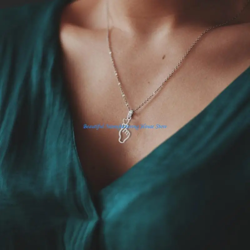 E56A Trendy Hand Heart Gesture Stainless Steel Pendant Necklace and Studs Earrings Suitable for Individualistic Women
E56A Trendy Hand Heart Gesture Stainless Steel Pendant Necklace and Studs Earrings Suitable for Individualistic Women