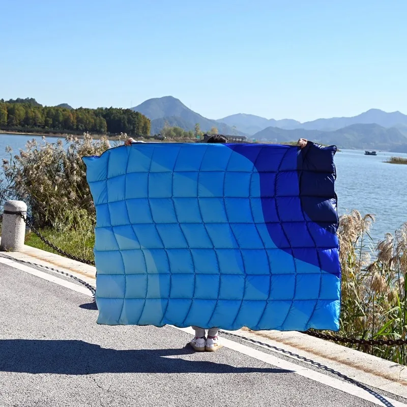 Одеяло для улицы — специально разработанный водонепроницаемый коврик для пикника для кемпинга, подходит для пляжных походов и пляжного отдыха.
Одеяло для улицы — специально разработанный водонепроницаемый коврик для пикника для кемпинга, подходит для пляжных походов и пляжного отдыха.