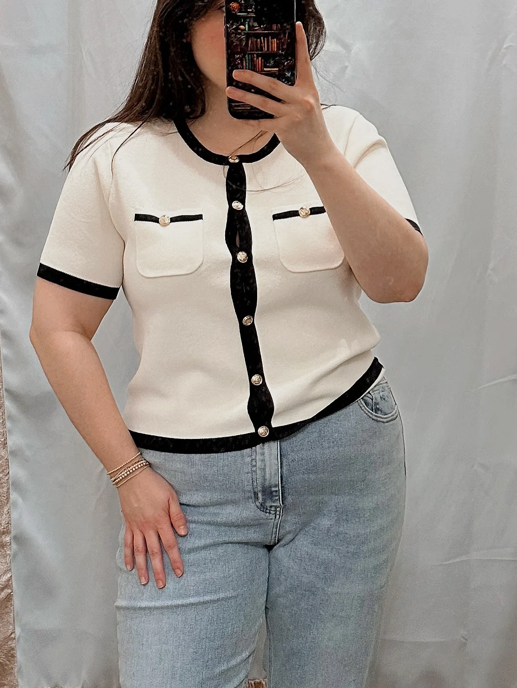 Casual Fashion Women's Knitted Tops Splicing Short Sleeve Button Round Neck Straight Tops New Fashion Summer Women's Shirts
Casual Fashion Women's Knitted Tops Splicing Short Sleeve Button Round Neck Straight Tops New Fashion Summer Women's Shirts